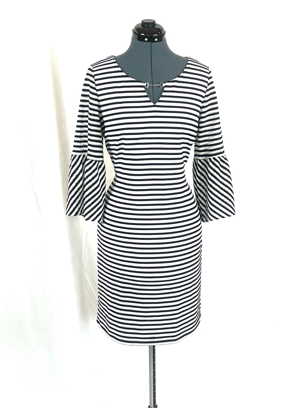 Calvin Klein navy/white striped bell sleeve sheath dress lined 8 941